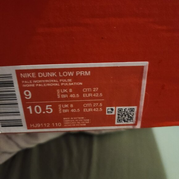 Nike Dunks - Picture 2 of 2